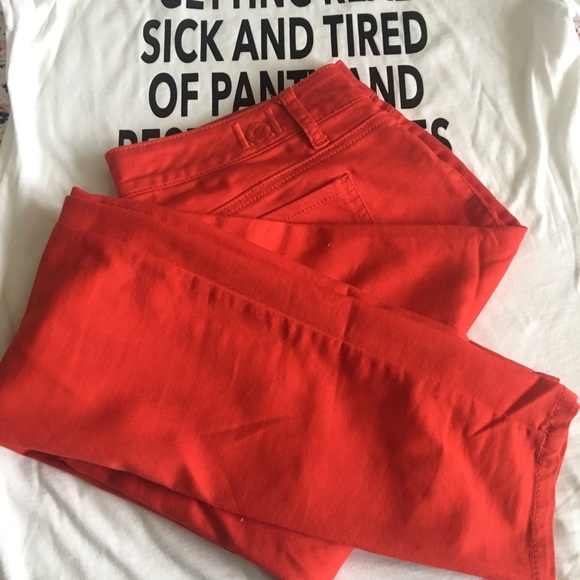 RED LEI JEANS - Picture 2 of 3